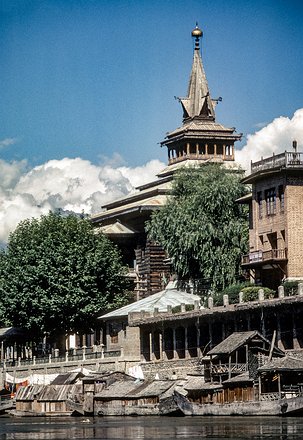 Kash-Vale-Srinagar-City-012