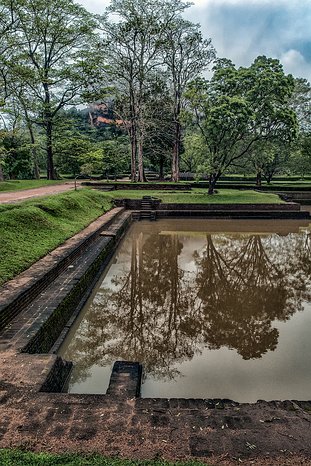 SL_Triangle_Sigiriya_008