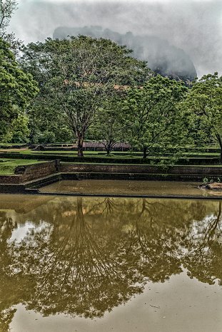 SL_Triangle_Sigiriya_009