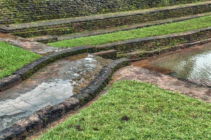 SL_Triangle_Sigiriya_012